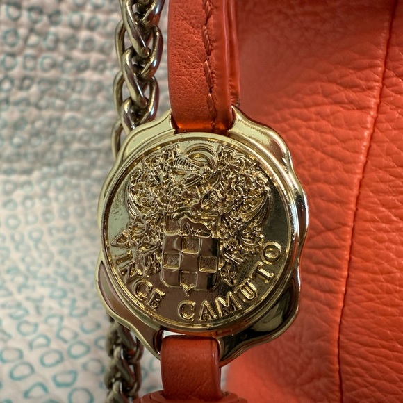 🖤 Vince Camuto Rehabber Bag Coral-Orange Pebbled Leather Turn-Lock Shoulder Bag - Picture 2 of 16